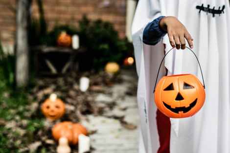 halloween costume trick or treating ghost costume stock photo pexels-photo-1374546